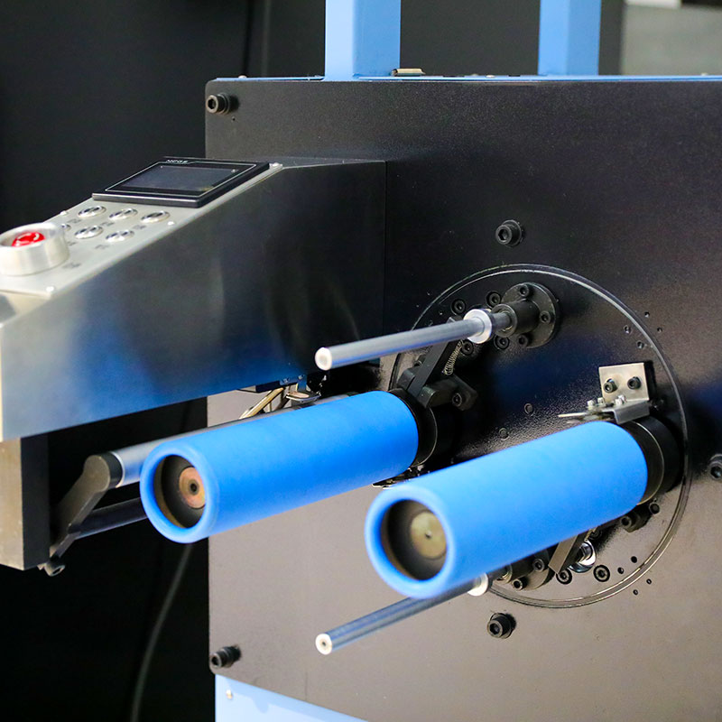 Nízkorychlostní vysokovýkonný navíječ příze Shengbang s automatickým přepínáním (SDJR-2401)